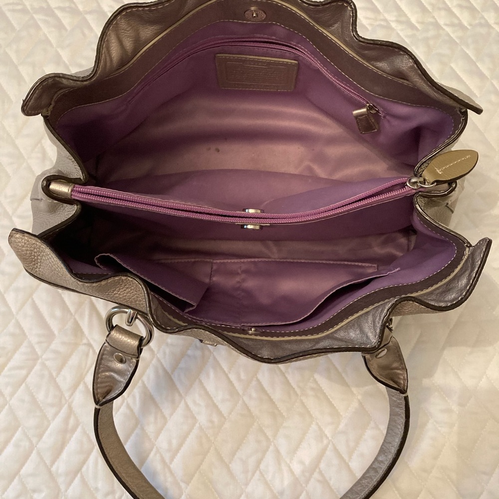 Coach purse - Picture 4 of 7